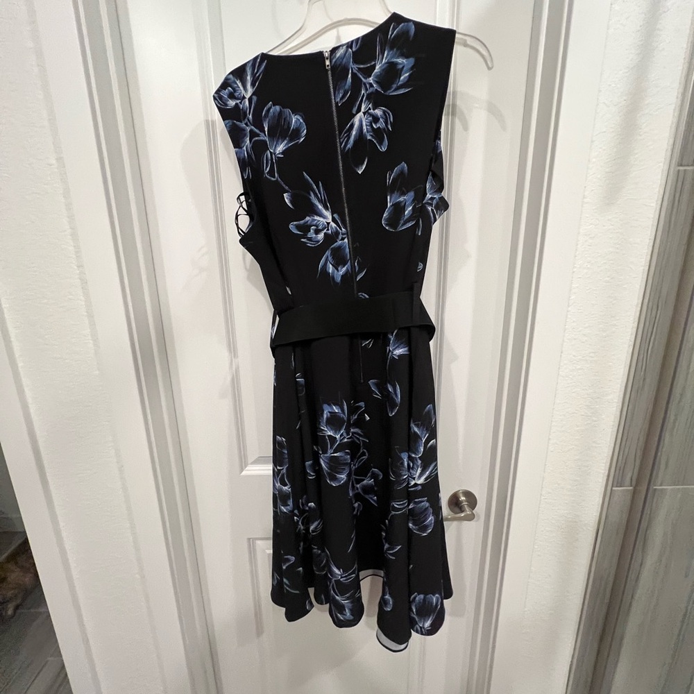 NWT, belt still factory tacked dress! - Picture 5 of 8